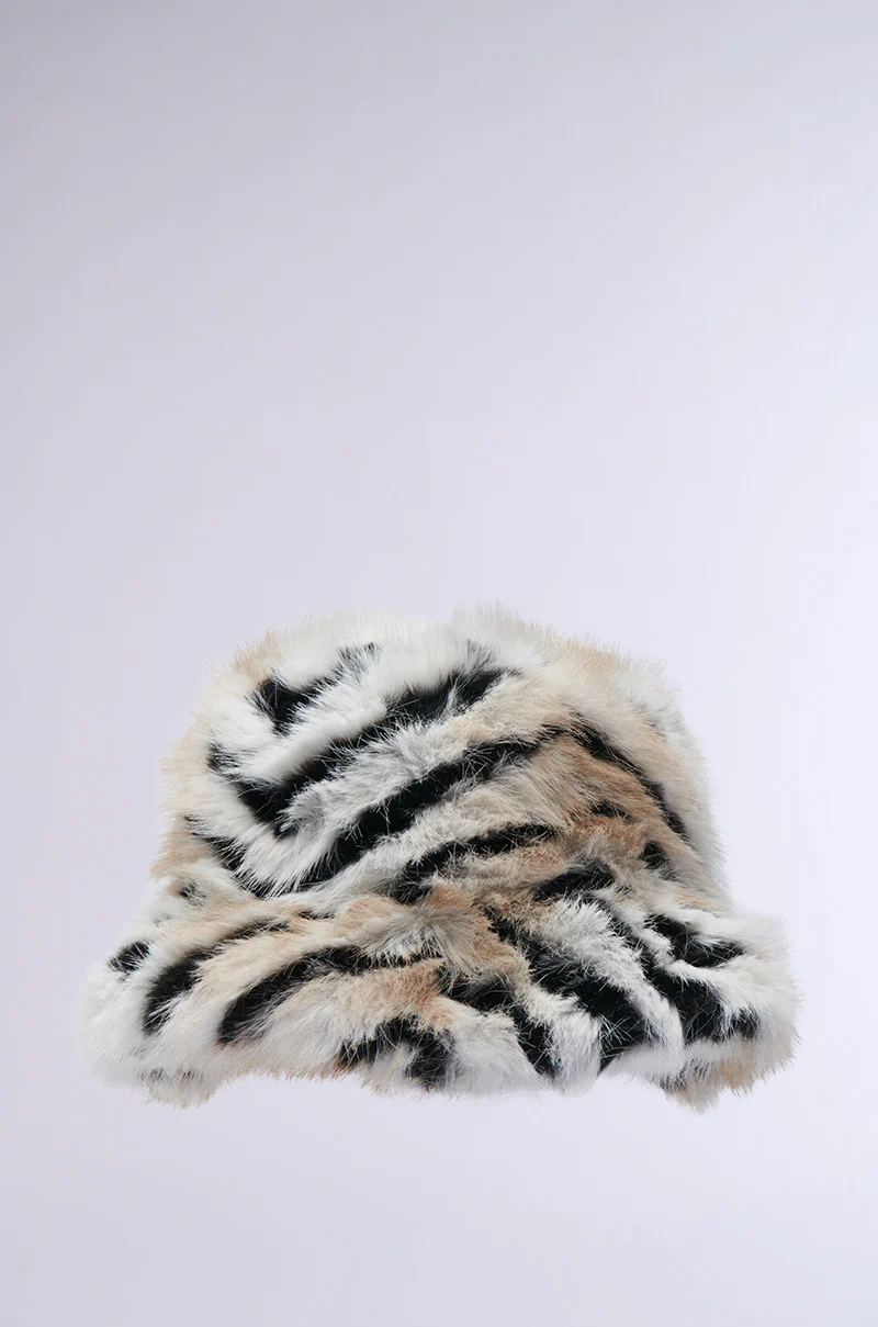 WILDER FAUX FUR BUCKET HAT - Image 3