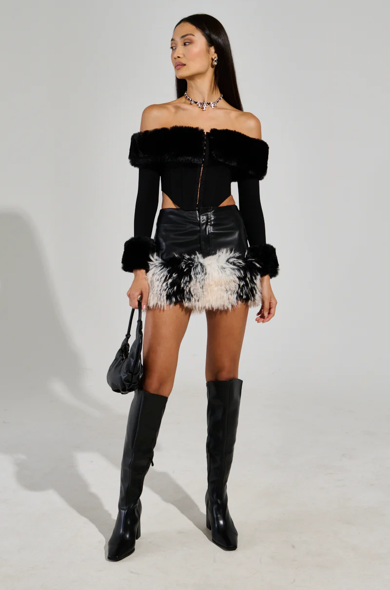 WINTER BAE OFF THE SHOULDER CORSET - Image 8