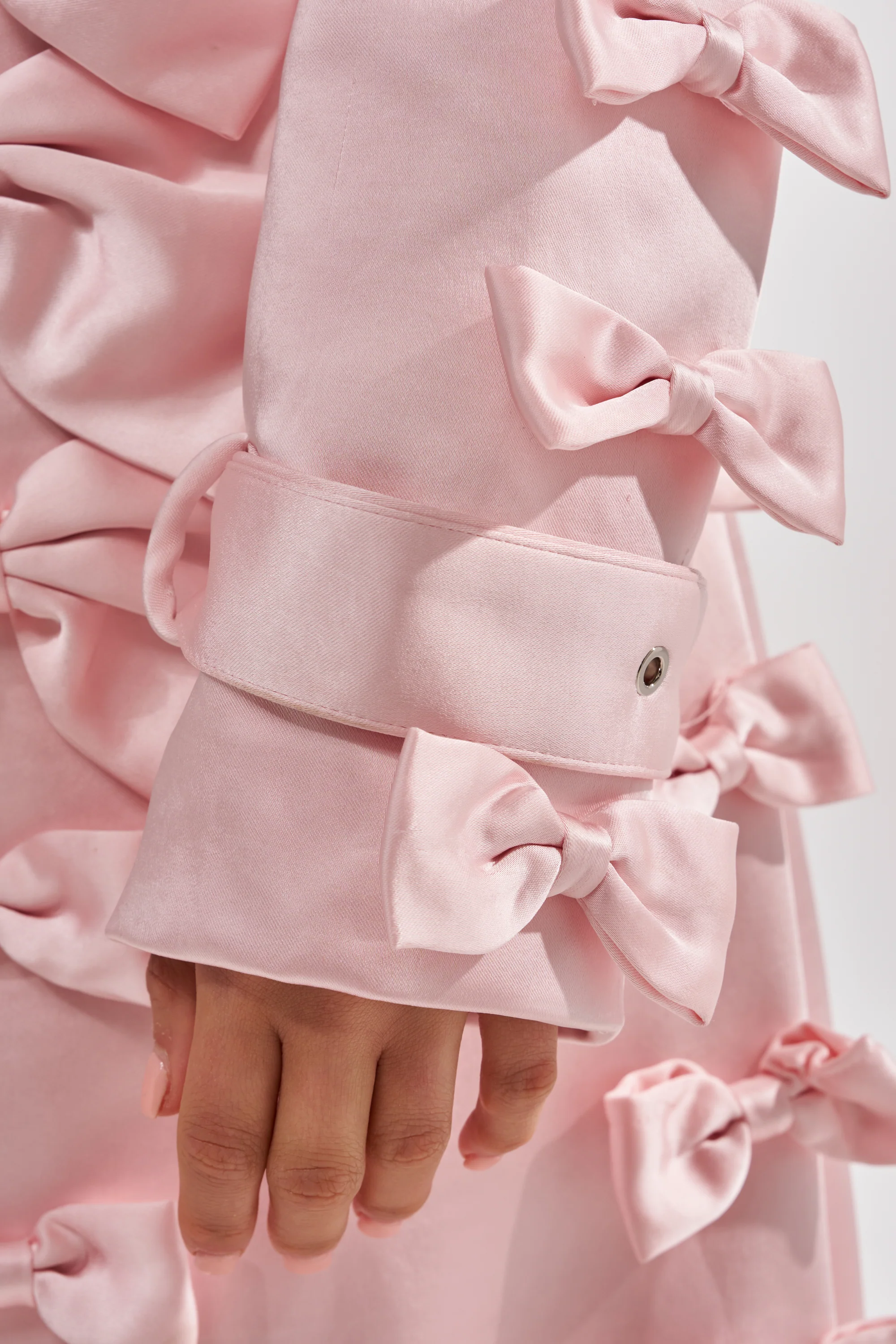 WRAP ME WITH A SATIN BOW TRENCH - Image 9